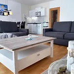 Appartementhaus Sonnenschein - 250m Zum Im Zentrum Von Apartman Binz