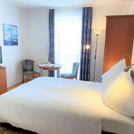 Apartment Appartementhaus Sonnenschein - 250m Zum Im Zentrum Von Binz