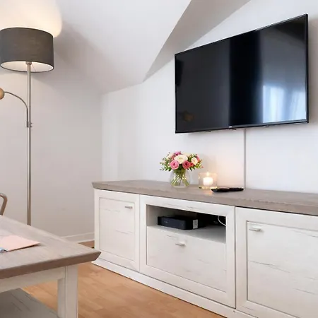 Appartementhaus Sonnenschein - 250m Zum Im Zentrum Von Binz